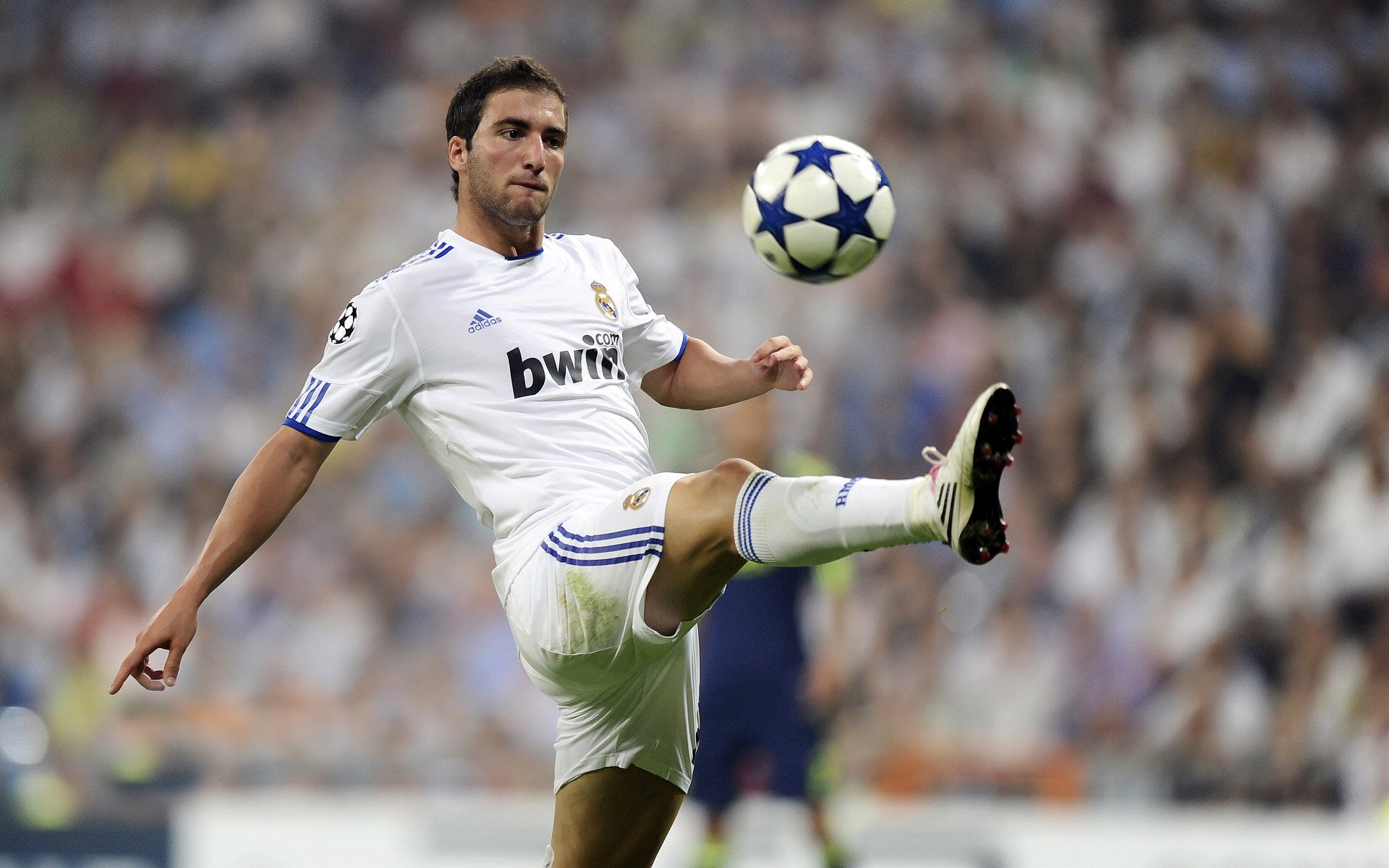 kaiyun app download-詹姆斯双杀系列赛！，詹姆斯几次双一阵